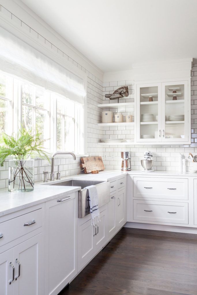 What are the pros and cons of thermofoil cabinets?